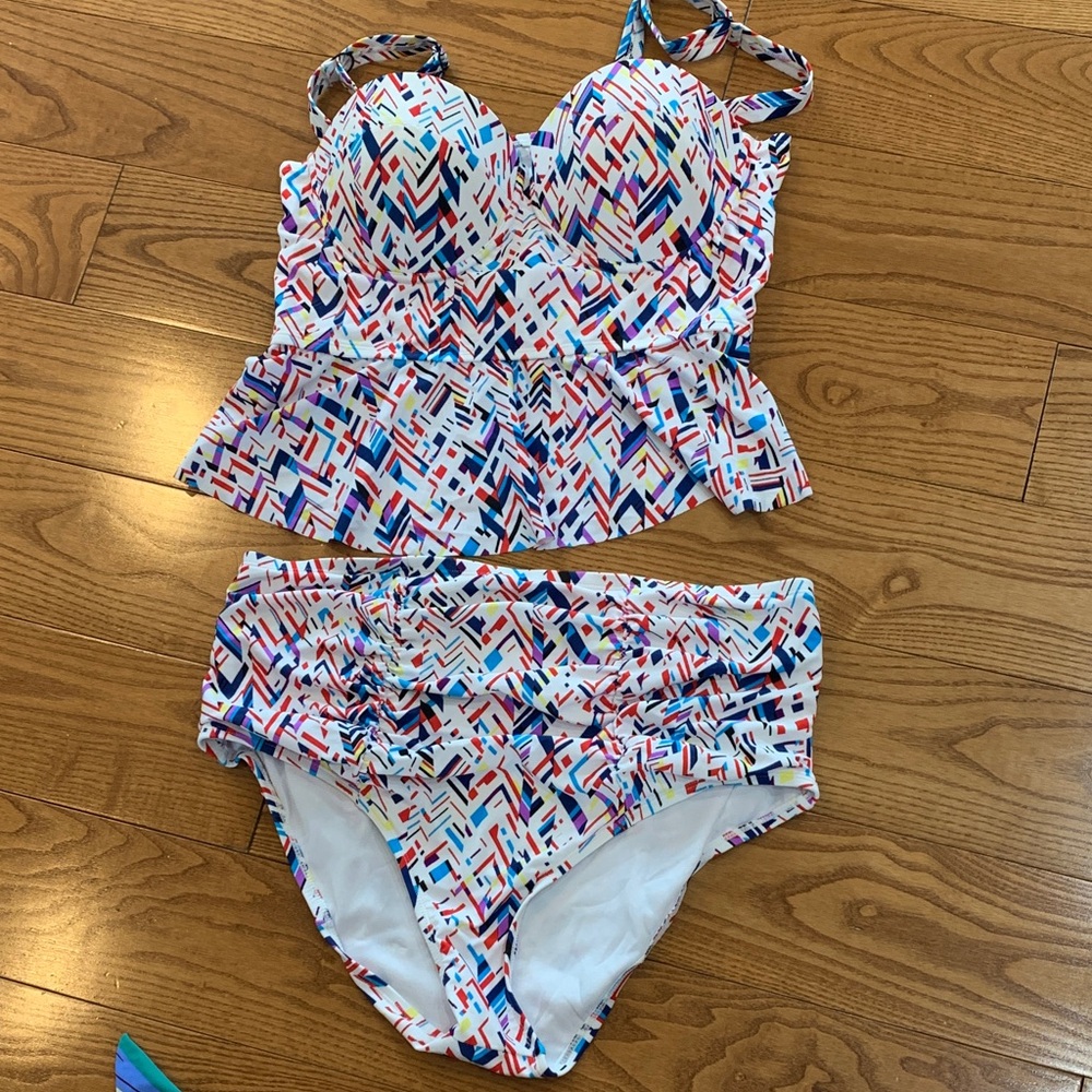 Lands' End Multi-Color Geometric Tankini Set - White Base, size XL